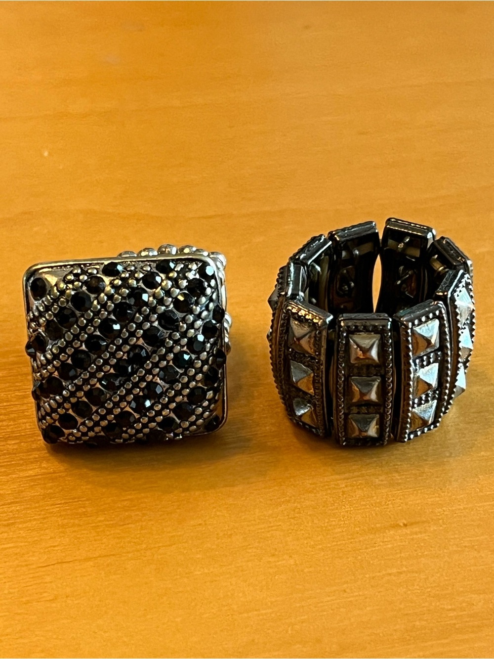 Two (2) Silver-Tone Stretch Rings - Picture 2 of 7
